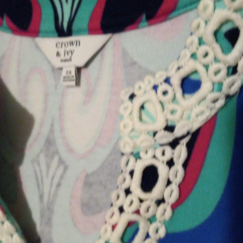 Sleeveless top - Picture 2 of 3